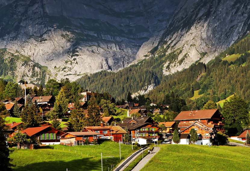 Jungfrau-Bahn-rail-entering-Grindelwald