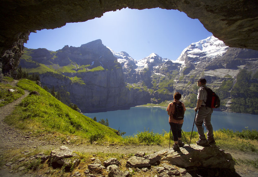 Kandersteg-Hikers-above-Oeschinensee